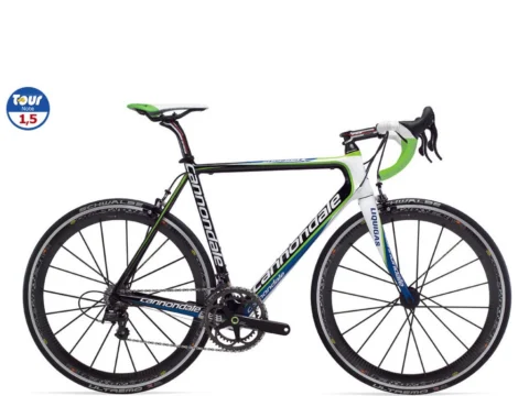 Ein Cannondale-Rennrad in Schwarz-Grün, freigestellt, mit Testsiegel