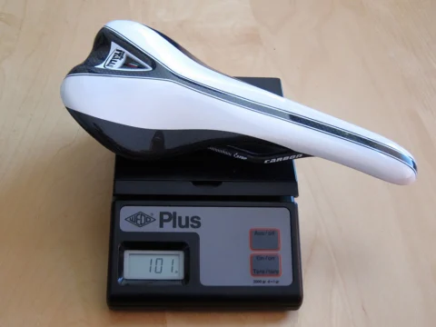 slr-c64-auf-der-waage SLR C64 gewogen - 101 Gramm