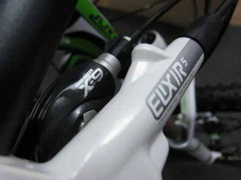 sram avid
