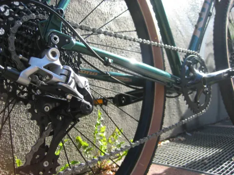 Detail des Kona Rove ST: Schaltwerk, Kassette und Kurbel
