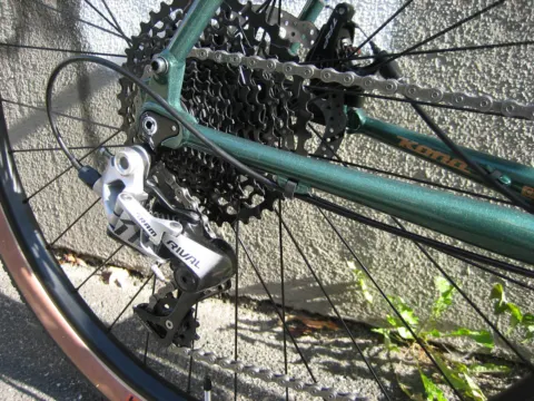 Detail des Kona Rove ST: Rival-Schaltwerk und Kassette