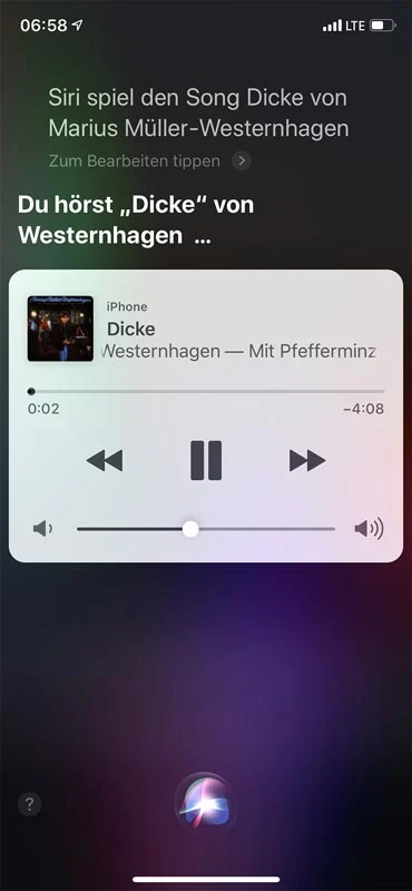 Bildschirmfoto einer Sprachassistentin, die das Lied „Dicke“ von Marius Müller-Westernhagen abspielt