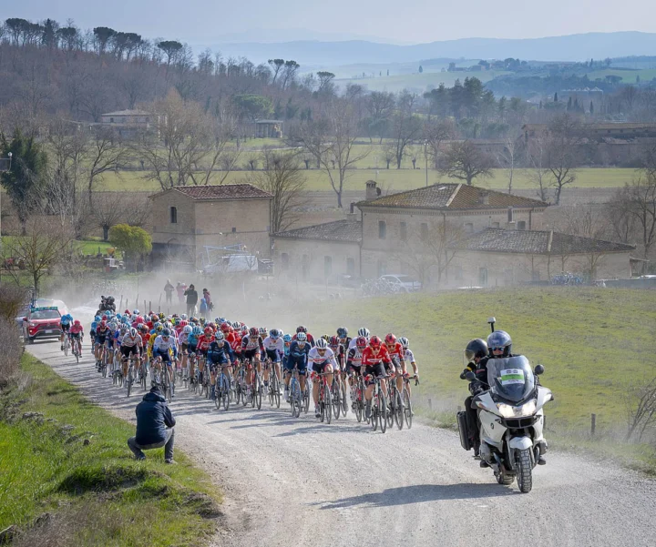 Strade Bianche, von at Fahrräder in Lübeck geliebt (Foto: Adrian Betteridge, CC BY 2.0 , via Wikimedia Commons)