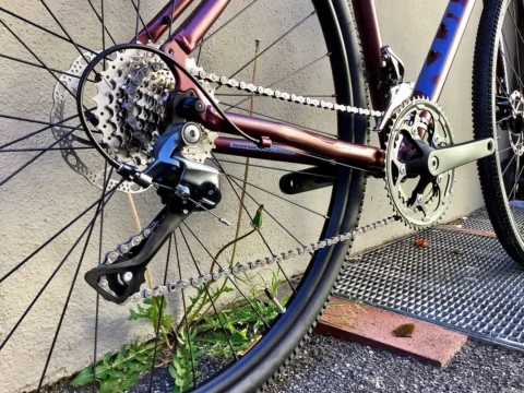Detail des Kona Rove AL 700: Schaltwerk, Kassette und Kurbel