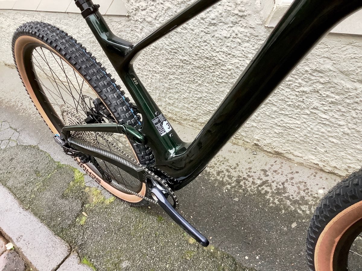 Das „Scott Spark 930“ in Wakame Green aus 2022 - Crosscountry-/XC-/Trail-Bike mit integriertem Dämpfer aus Carbon und Alu bei at Fahrräder in Lübeck