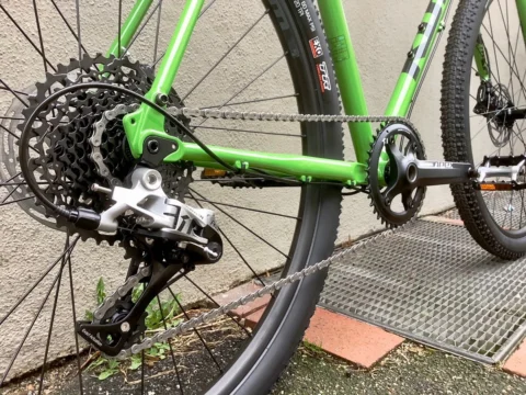 Kona Rove DL von 2023: Gravelbike