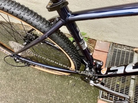 Detail des Scott Aspect 920: Sattelstütze und Hinterbau von oben
