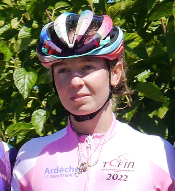 Antonia Niedermaier im September 2022, noch mit allen Zähnen und bester Dinge - bei at Fahrräder Lübeck zum Giro Donne 2023 - Bild-Infos: Kakoula10, CC BY-SA 4.0 , via Wikimedia Commons