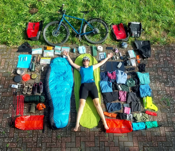 Mit dem Böttcher Evolution Rohloff Reiserad auf nach Patagonien in Chile - und so viel Gepäck passt rauf! Weiß at Fahrräder in Lübeck, der Fahrradladen in deiner Stadt