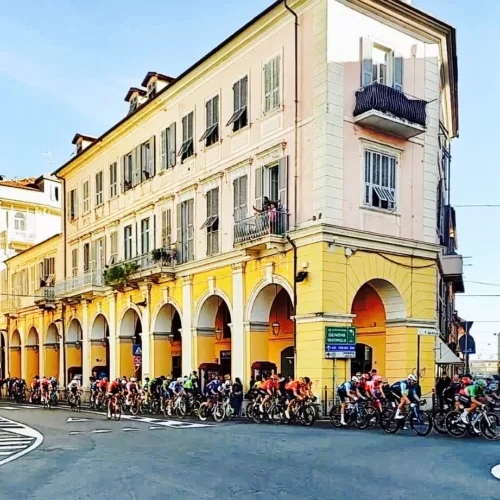 Mailand-Sanremo 2024 - in Imperia an der ligurischen Küste mit at Fahrräder, dem Fahrradladen in Lübeck - Dan an und © für unseren Außenreporter Kai A.!!