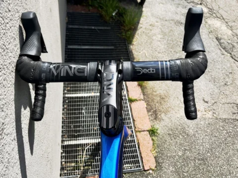 Daccordi Idioma: Carbon-Rennrad der italienischen Manufaktur, im Laden aufgebaut