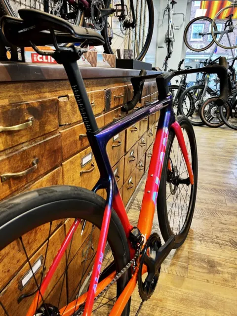Alan Super Corsa RC von 2025: buntes Carbon-Rennrad