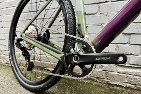 Scott Addict Gravel 40 von 2025 in Green und Purple