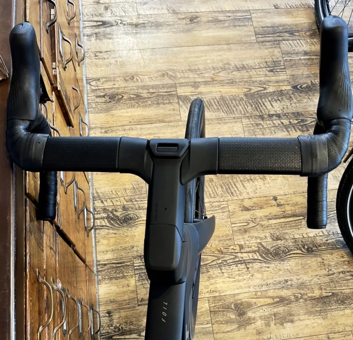 Scott Foil RC von 2025: Aero-Rennrad aus Carbon mit elektronischer Schaltung