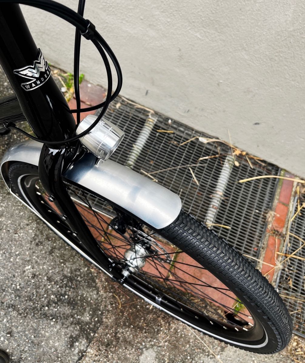 Klassiker als Tourenrad: das Reiserad Wanderer R611, der German Design Award Winner 2025 jetzt bei at Fahrräder, deinem Fahrradladen mit Fahrradwerkstatt in Lübeck