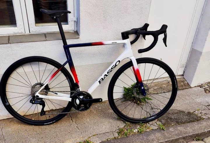Basso Astra in White Chroma: Carbon-Rennrad mit Shimano 105 Di2