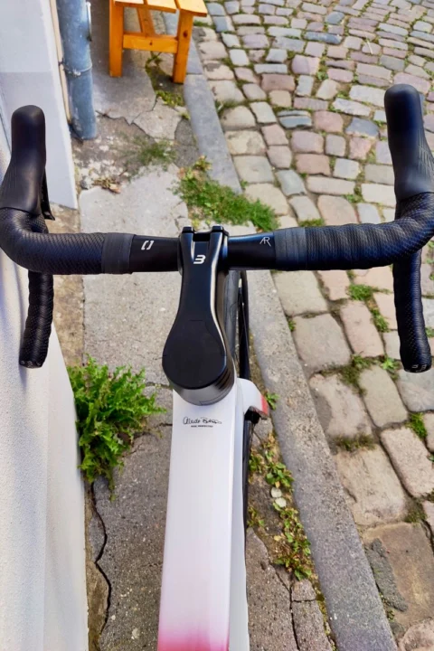 Basso Astra in White Chroma: Carbon-Rennrad mit Shimano 105 Di2