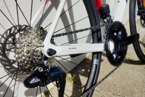 Basso Astra in White Chroma: Carbon-Rennrad mit Shimano 105 Di2