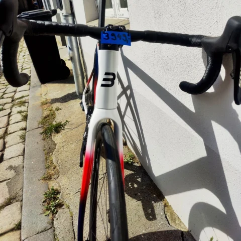 Basso Astra in White Chroma: Carbon-Rennrad mit Shimano 105 Di2