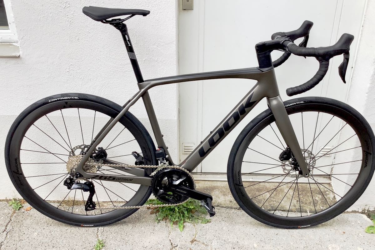 Individuell aufgebautes Endurance Rennrad von Look bei at Fahrräder. deinem Fahrradladen in Lübeck mit Fahrradwerkstatt und Liebe zum Radsport: das Look 765 Optimum 2 in Grau, wow