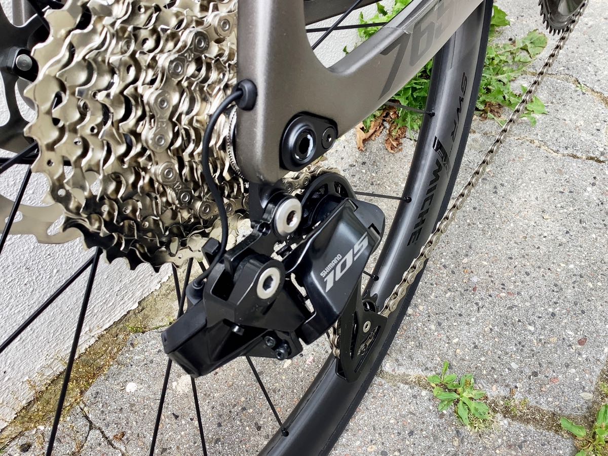 Individuell aufgebautes Endurance Rennrad von Look bei at Fahrräder. deinem Fahrradladen in Lübeck mit Fahrradwerkstatt und Liebe zum Radsport: das Look 765 Optimum 2 in Grau, wow