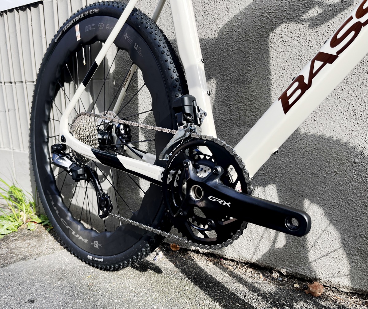 Basso Palta Gravel Bike aus Carbon in Lübeck mit Shimano GRX und Fulcrum-Laufrädern - Gravel kaufen Fahrrad kaufen bei at Fahrräder, deinem Fahrradladen mit Fahrradwerkstatt und Liebe zum Rennrad, zu Radreisen und zum Radsport Lübeck