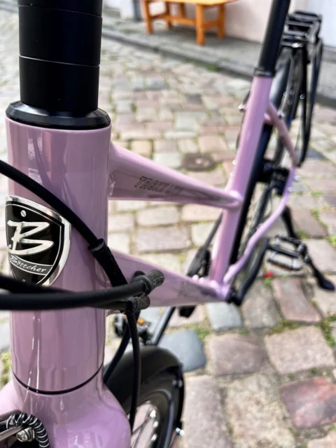 Böttcher Trekk Lite von 2026: Trekkingrad in Trapezform mit Riemenantrieb, Alu-Rahmen und Shimano-Nabenschaltung Alfine