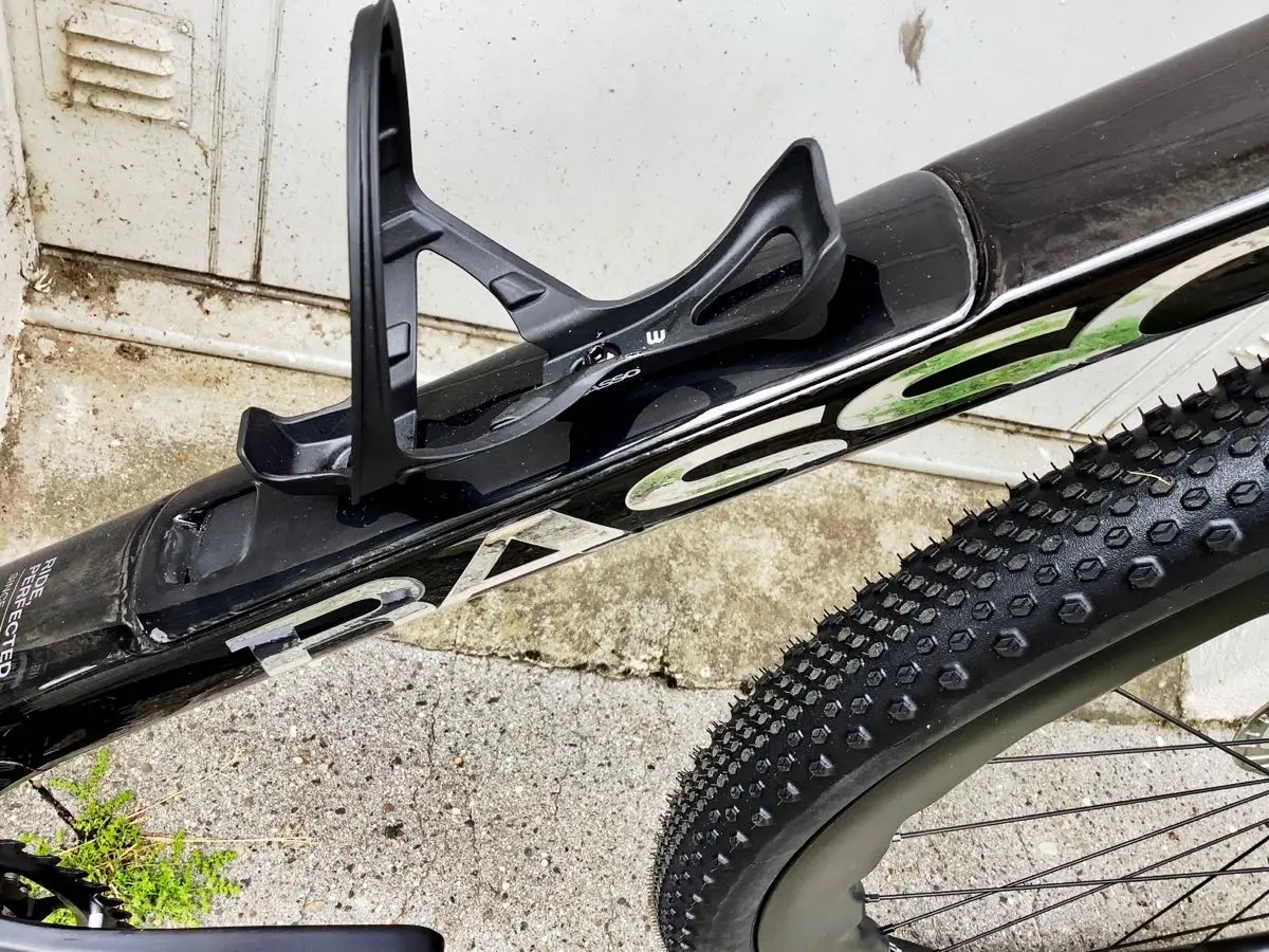 Neues Gravelbike: das Palta III von Basso, handmade in Italia, Carbon-Rahmen und Carbon-Laufräder von Fulcrum, mit elektronischer Schaltung GRX Di2 825 2x12 in Carbon Chrome in der Größe XL bei at Fahrräder Lübeck
