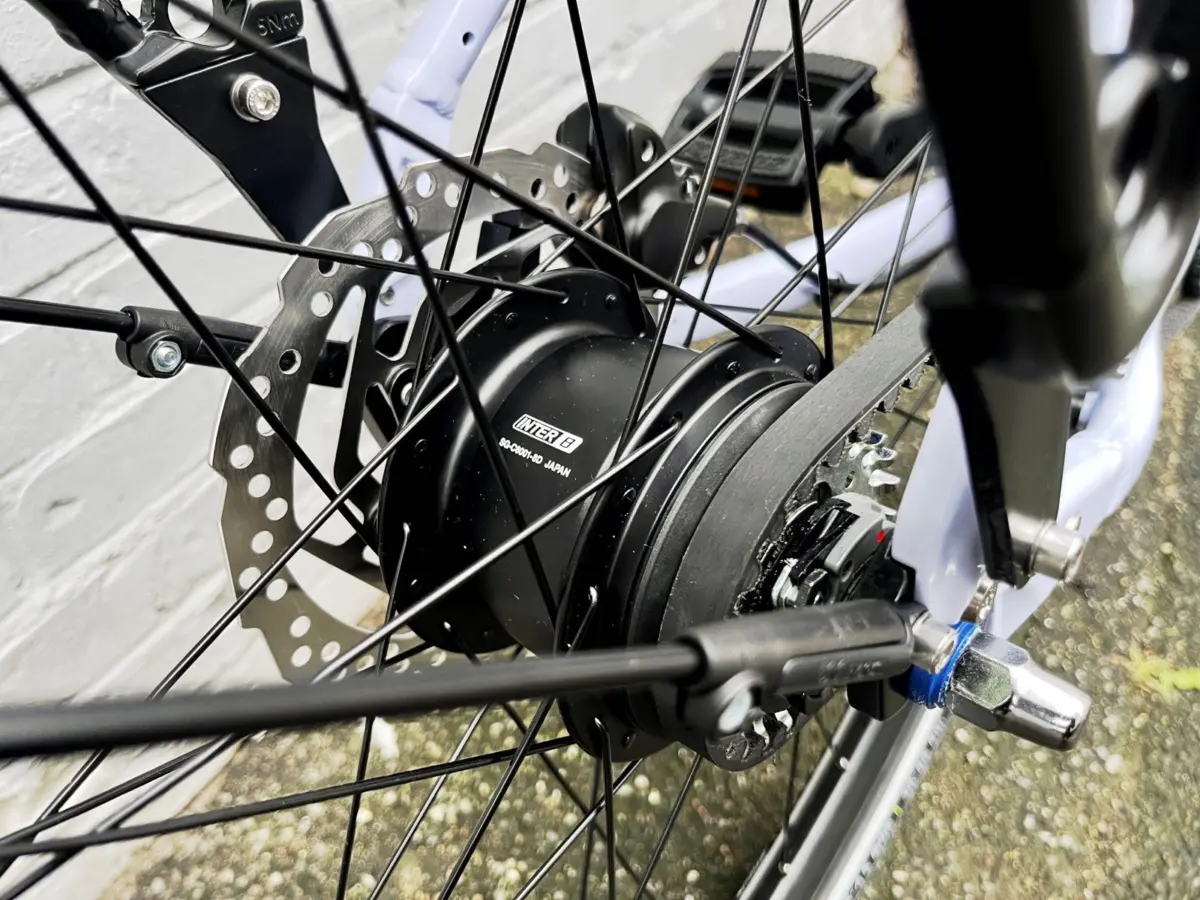 Scott Vitess 15 als 2027er-Modell: aktuelles Urban-Fahrrad mit Nabenschaltung und Gates-Riemenantrieb