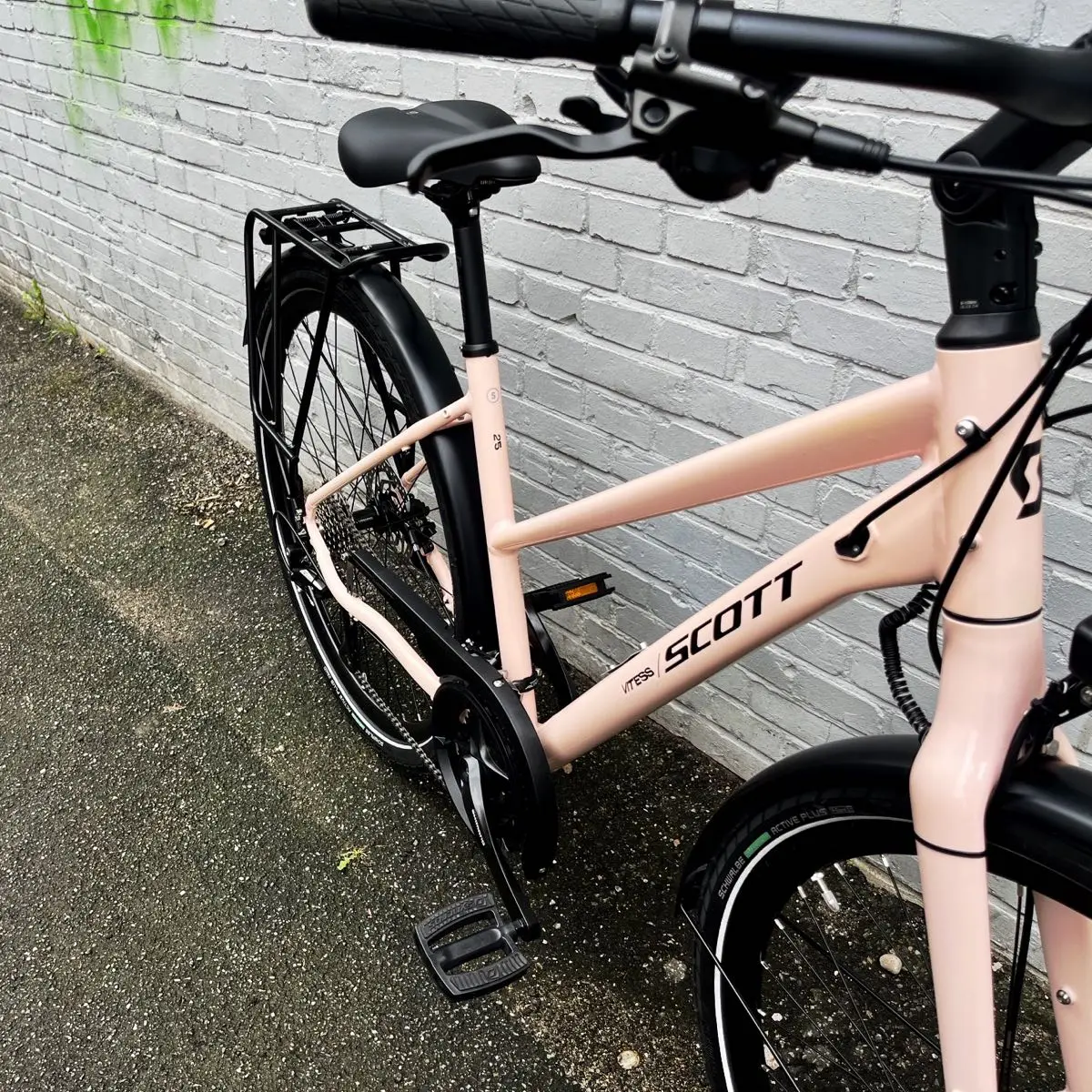 Scott Vitess 25 als 2027er-Modell: aktuelles Urban-Fahrrad mit 16-Gang-Kettenschaltung