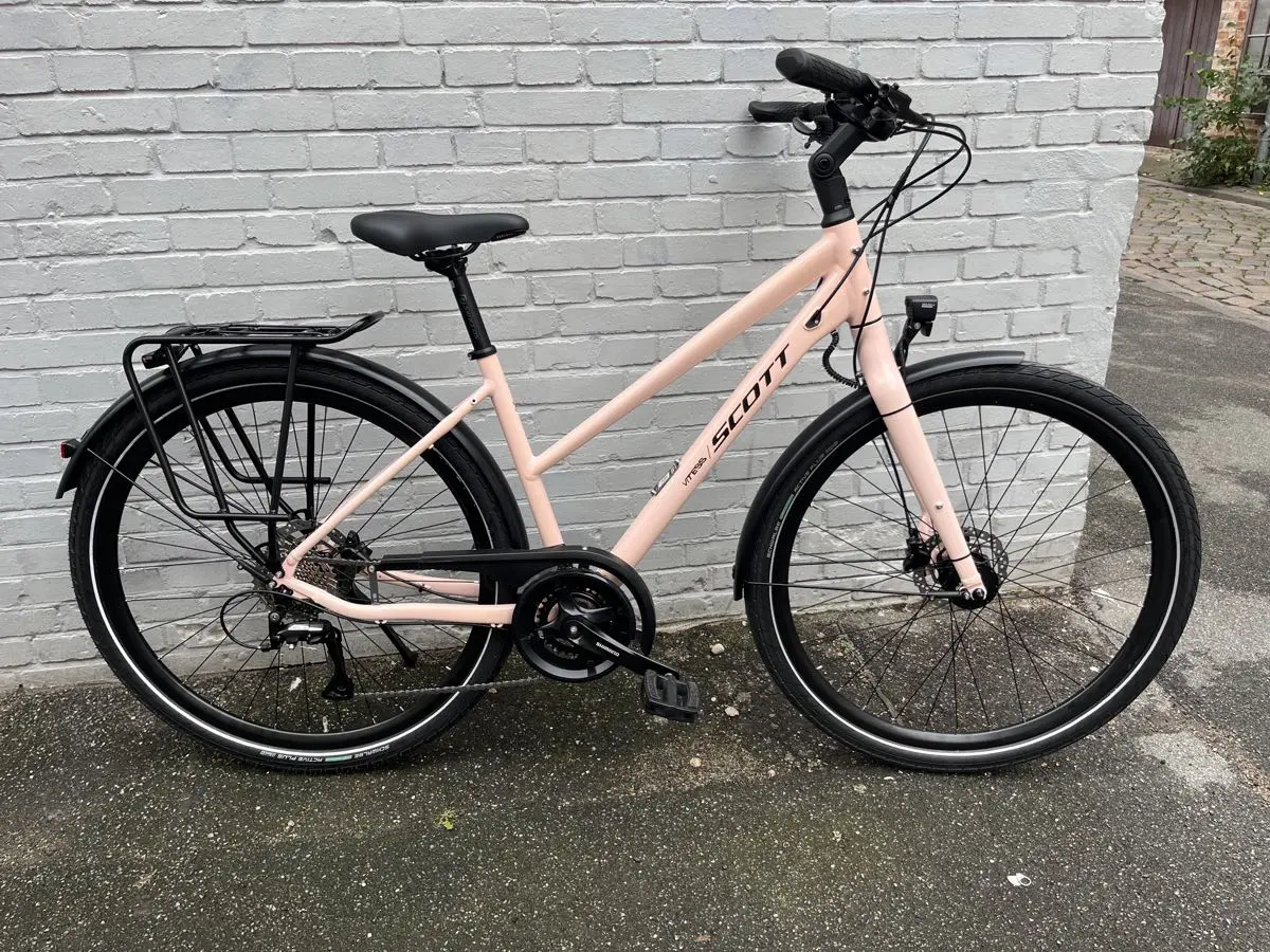 Scott Vitess 25 als 2027er-Modell: aktuelles Urban-Fahrrad mit 16-Gang-Kettenschaltung
